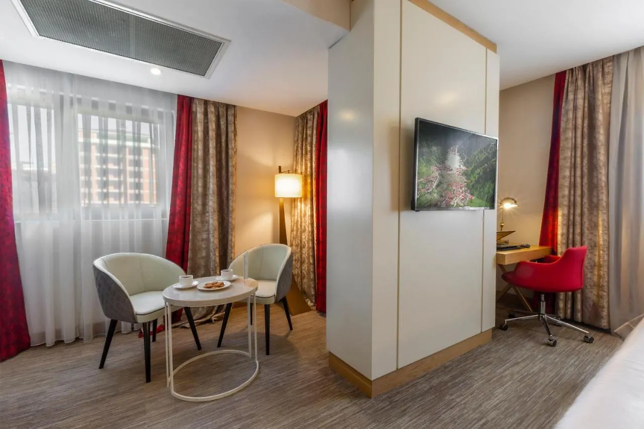 Kuhla Hotel Trabzon 4*,